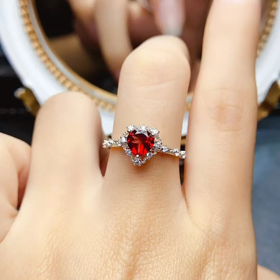 925  Silver Natural Garnet Heart-shaped Gemstone Ring Pendant Earrings Jewelry Set Luxury Engagement Wedding Party Gift Jewelry
